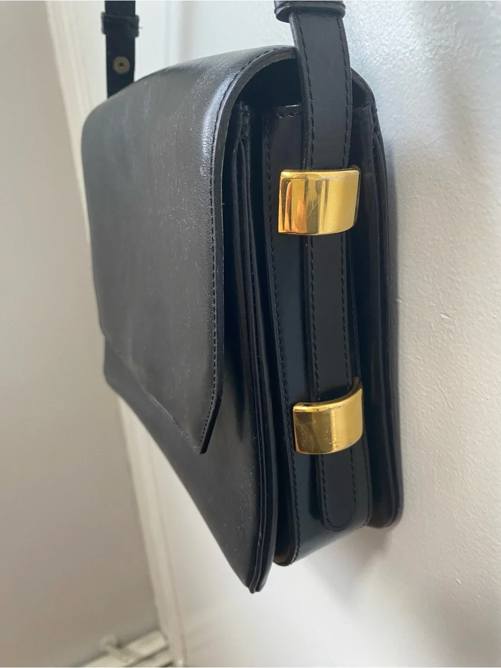 VTG Delvaux Black Flap Snap Closure Adjustable Strap Shoulder to Cross Body Bag